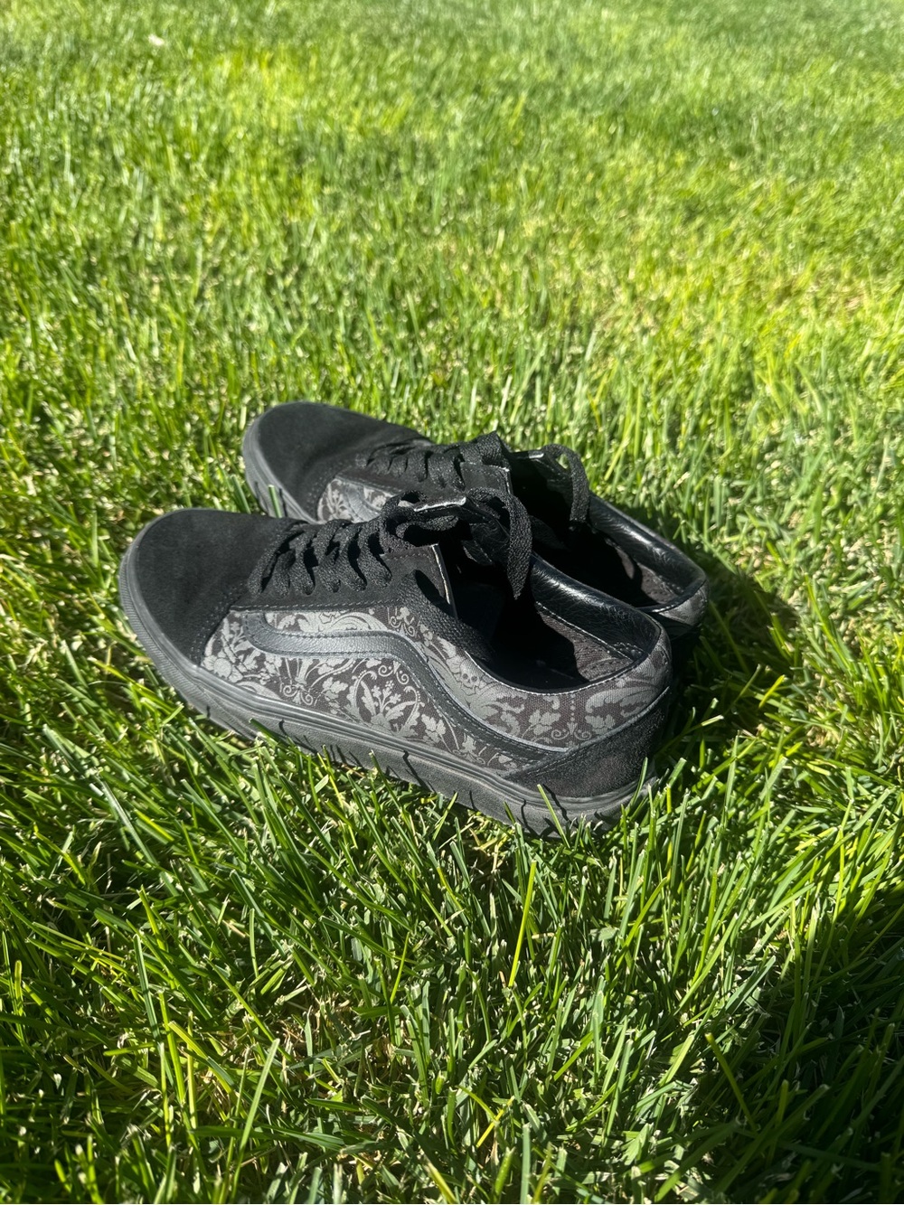 Vans Old Skool Skull Floral Sneakers Black Men’s 5 Women’s 6.5